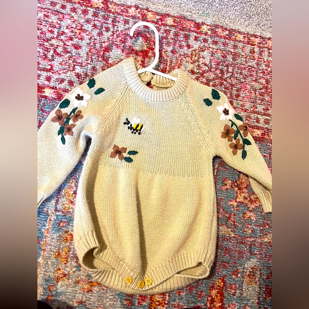 Baby embroidered sweater bodysuit with bee and flowers